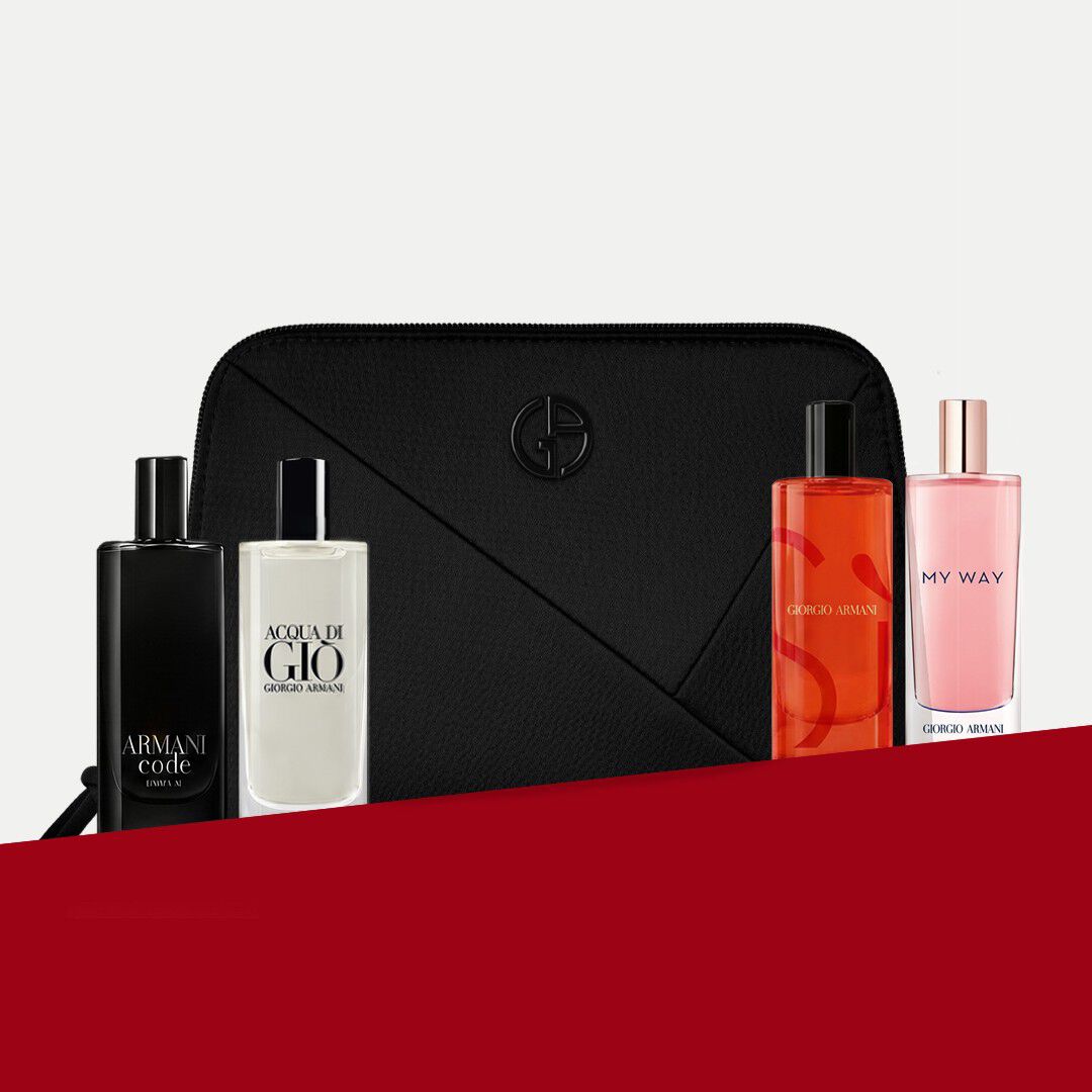 Un duo squisito di icone Armani, le fragranze Si e My Way, abbinate a una raffinata pochette nera dalla trama couture. Una celebrazione dell'arte del regalo della Maison, tra eleganza senza tempo e moderna ricercatezza.