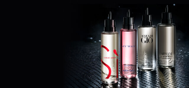 Una ricarica spray per il profumo My Way di Giorgio Armani. L'ombra richiama il flacone originale.