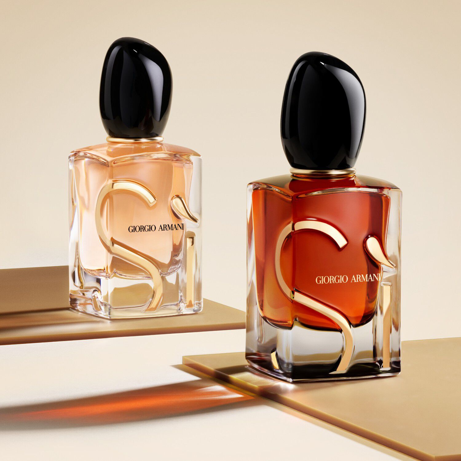 Un SI PARFUM e un SI EAU DE PARFUM.