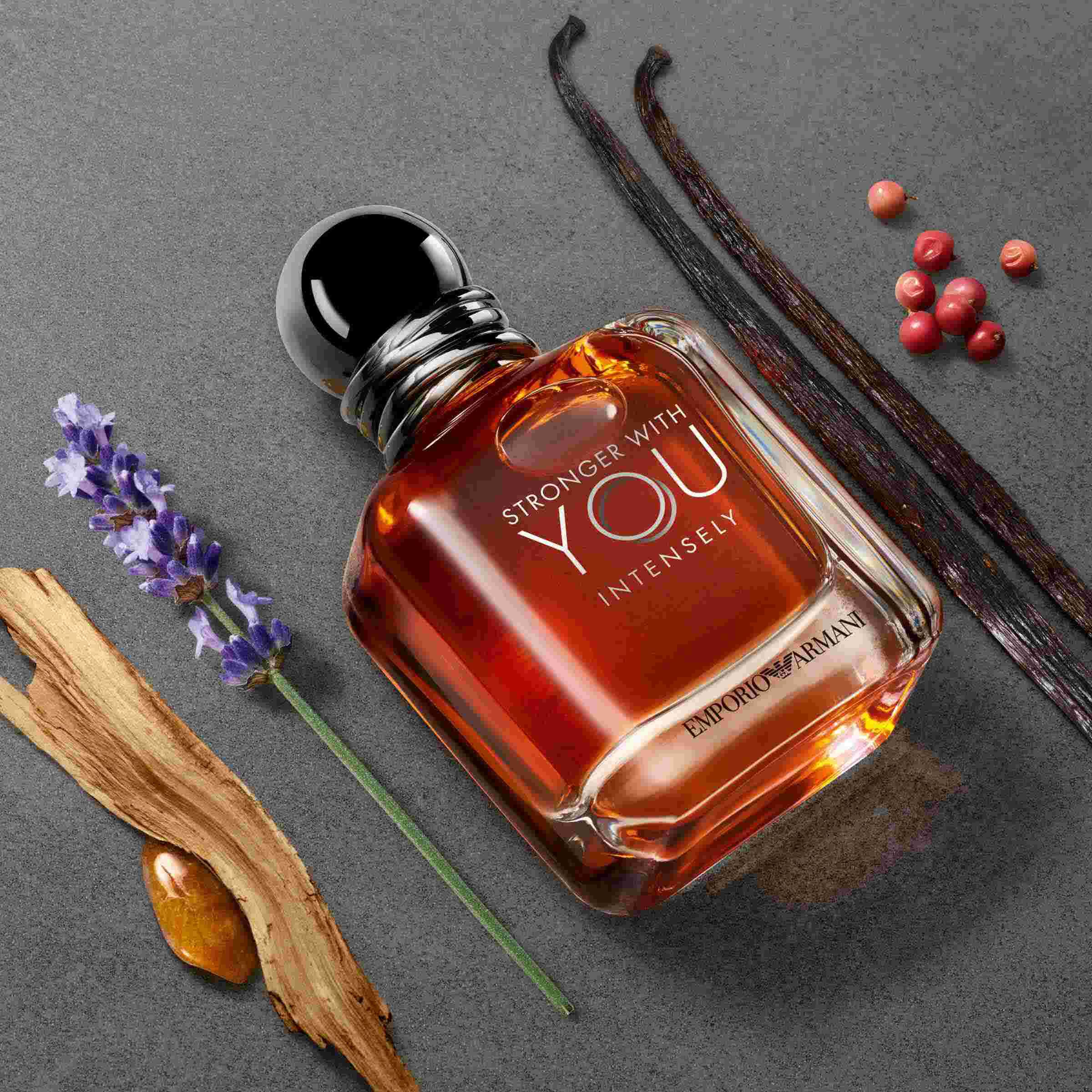Emporio Armani Stronger With You intensely